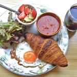 クマカフェ - 「おまかせモーニング」のメイン