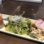 トラットリア カリメロ - 前菜がついてきます