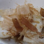 炭火焼鳥 おんどり - お通しは3種から、聖護院大根のおかか和え