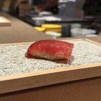 鮨トキドキ串 海老虎 - マグロ赤身