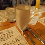 フライング ピッグ - スパーリングワイン　