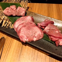 中目黒焼肉 登牛門 - 