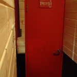 イタリアン＆肉バル 北の国バル - おトイレのドア
