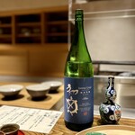 温石 - たたきトマトの酸との相性がいい、初亀。