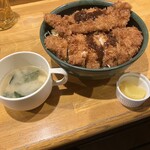 奈都利家 - お味噌と沢庵がつくのは嬉しいです♪