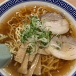 駅前ラーメン　ひげ - ﾜﾀｼ頼んだ中華そば