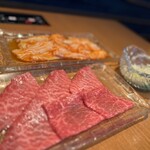 焼肉 山水 - ロース、ホルモン