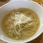 麺屋 一八 - 鴨と鰹出汁、オレンジラーメン　