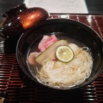 250199985 - 牛しゃぶと素麺のお椀