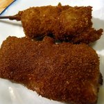 やっこ - 串かつ（手前）ととんかつ（奥）です。まずは肉シリーズからのチャレンジです。