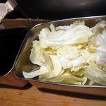 やっこ - キャベツと二度付け禁止のソースです。