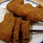 やっこ - アスパラ（手前）と玉ねぎ（奥）です。野菜も美味しいですよ～。激旨です。