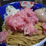 塩そば専門店 桑ばら - 卵黄とネギトロの冷やし混ぜそば