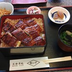 魚しげ - うな重　松　3700円（税込み4070円）