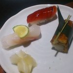 oishiisushitokatsugyoryourisakananomamma - 前菜　3種にぎり寿司