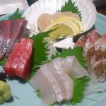 おいしい寿司と活魚料理 魚の飯 - お造り5種