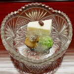 片折 - 加賀丸いも豆腐 サザエやわ煮 たたきオクラ すだちゼリー