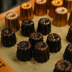 effet - 料理写真:銅型と蜜蝋で焼いた本格カヌレを毎朝焼いています。