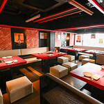 ほるもん倶楽部あじくら - テーブル席　内観