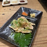 万両 - ⚫︎ミノの湯引き 600円(税別)