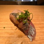 まぐろ人 - アジ