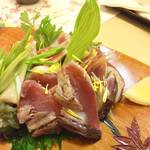 あかね - 2014.3. かつおの塩タタキ　葉にんにく添え