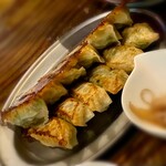 よって屋 - 焼ぎょうざ(6ヶ) 429円