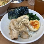 麺家 たいせい - 丼にせざるを得ない