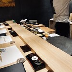 赤坂 鮨 天ぷら 祇園いわい - 綺麗なカウンターです