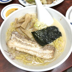 とんちゃんラーメン - 豚骨ラーメン　太麺しかなくなってしまったので太麺でもいいですか？の了承オーダーです　byまみこまみこ