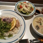 YAKITORI BAR GO - タイグリーンカレー＆海南鶏飯