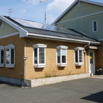 ハンバーグの店　オニオン - 駐車場は約５台分。ちょっと停めづらいかな（；^ω^）