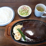 ハンバーグの店　オニオン - ビッグハンバーグ定食１４００円（４００ｇ）スープ・サラダ・ライス付き