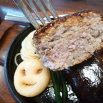 ハンバーグの店　オニオン - 肉々しけど軽い食感♪