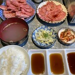 黒毛和牛焼肉 つじ川 - 