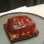 フィエルテ - 鰻のパイ包み焼きの状態でのプレゼンテーション