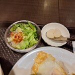 オーキッド - サラダの下には春雨、ライチひとつ。