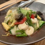 中国菜 Yin Yang - 海鮮餡かけ焼きそば（1,500円）