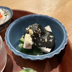 中国菜 Yin Yang - 蒸し鶏の黒胡麻ダレ