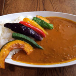 カレー工場ハイジ - 野菜カレー(中辛) 300g 750円＋40円＝790円。