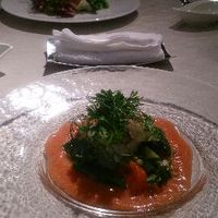 サンタ・マリア・ノヴェッラ・ティサネリーア 京都店 - 奥が野菜サラダ・手前がイカのカルパッチョ