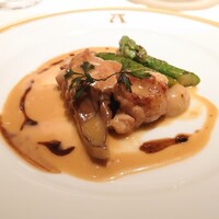 アピシウス - 『リードヴォーと茸のフリカッセ グリーンアスパラガス添え』