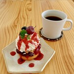 仄々ごはん - 季節のタルト・コーヒー

チェリーとブルーベリーとメレンゲのタルト♡♡