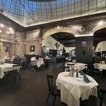 Augustiner-Keller - 店内ホール