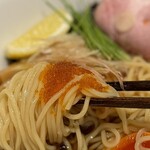 酒肴場 屯 - トッピングにはとびっこプチプチ