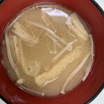 大衆食堂ちとせ - お味噌汁に、ズームイン。