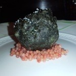 f - ヤリイカとヤリイカのイカスミとブリコのキャビア風・・。