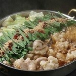 博多名物 もつ鍋 笑楽 - 笑楽のもつ鍋は、醤油味、白味噌味、塩味からお選び頂けます。