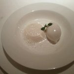 オオハラ エ シーアイイー - すみれのブラマンジェとアイスクリーム