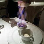 オオハラ エ シーアイイー - フランベしてテーブルへ
